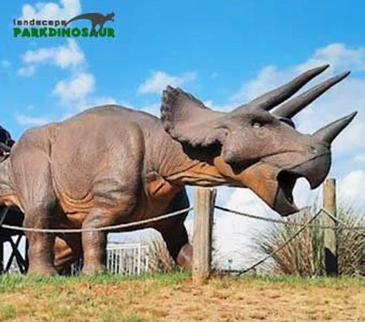 รูปปั้น Triceratops ขนาดชีวิต Animatronic ที่สมจริง